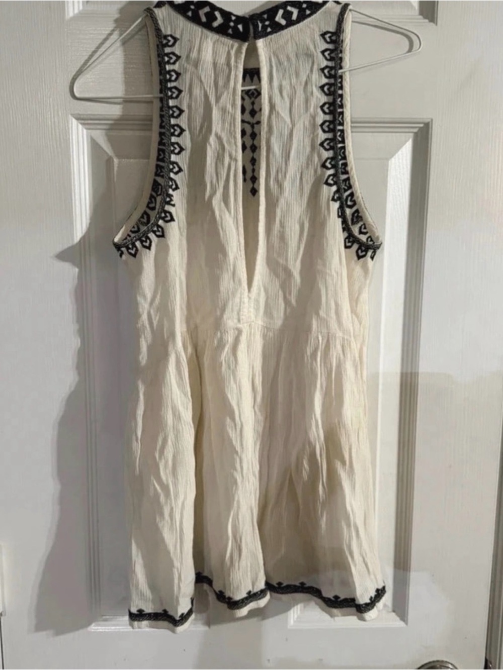 Altar'd State Ivory Black Embroidered Boho High Neck Sleeveless Top Size Small - Picture 2 of 5